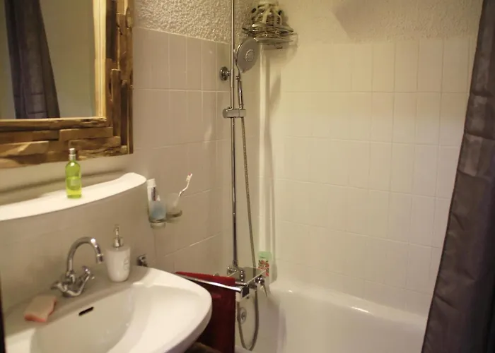 In For 4 People Apartment Châtel